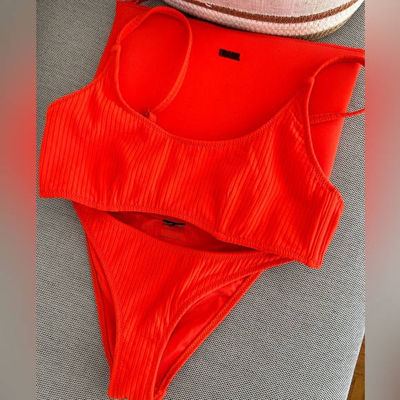 SOLD*Triangl bikini - Picture 2 of 4